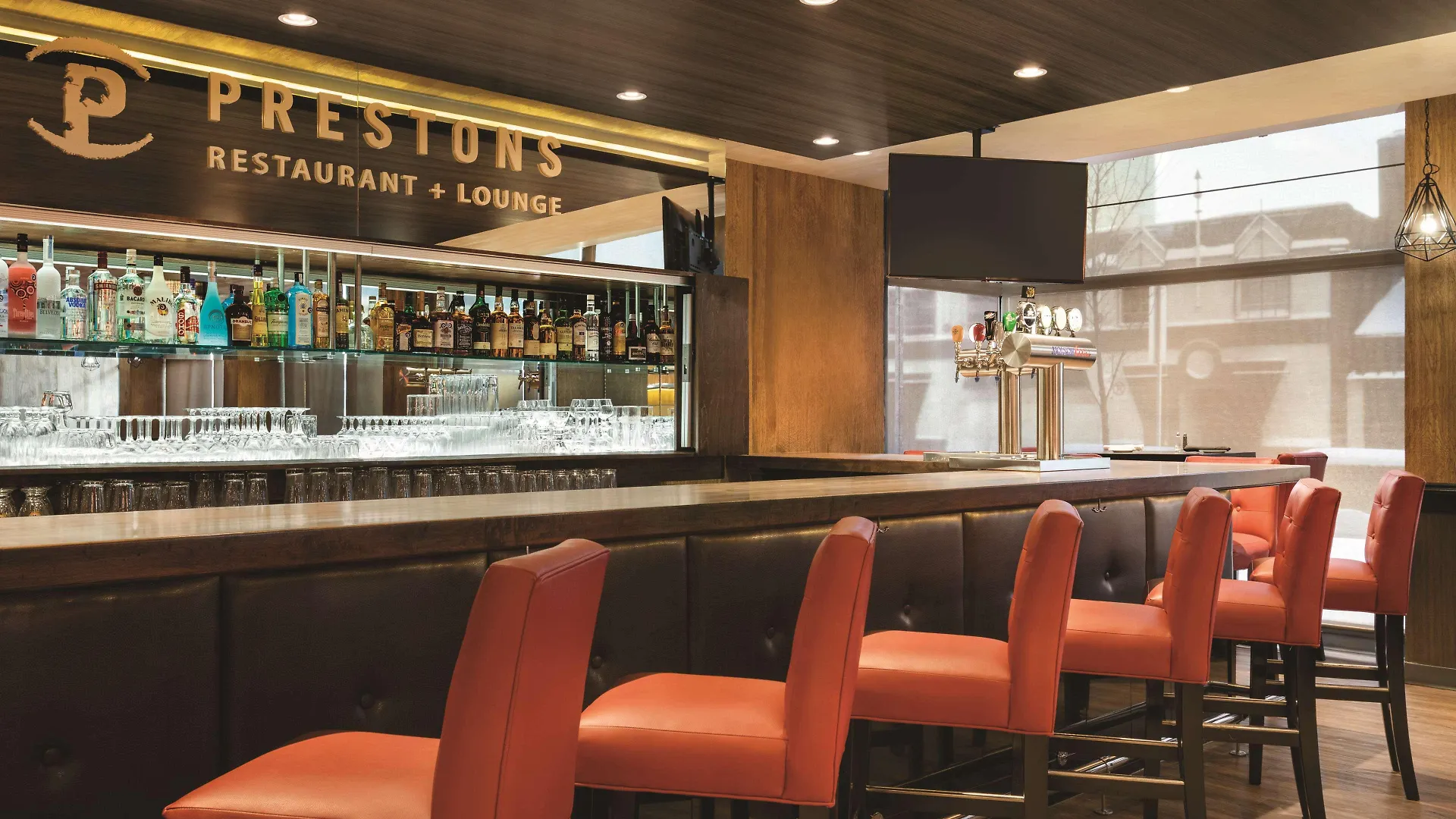 Coast Edmonton Plaza Hotel By Apa