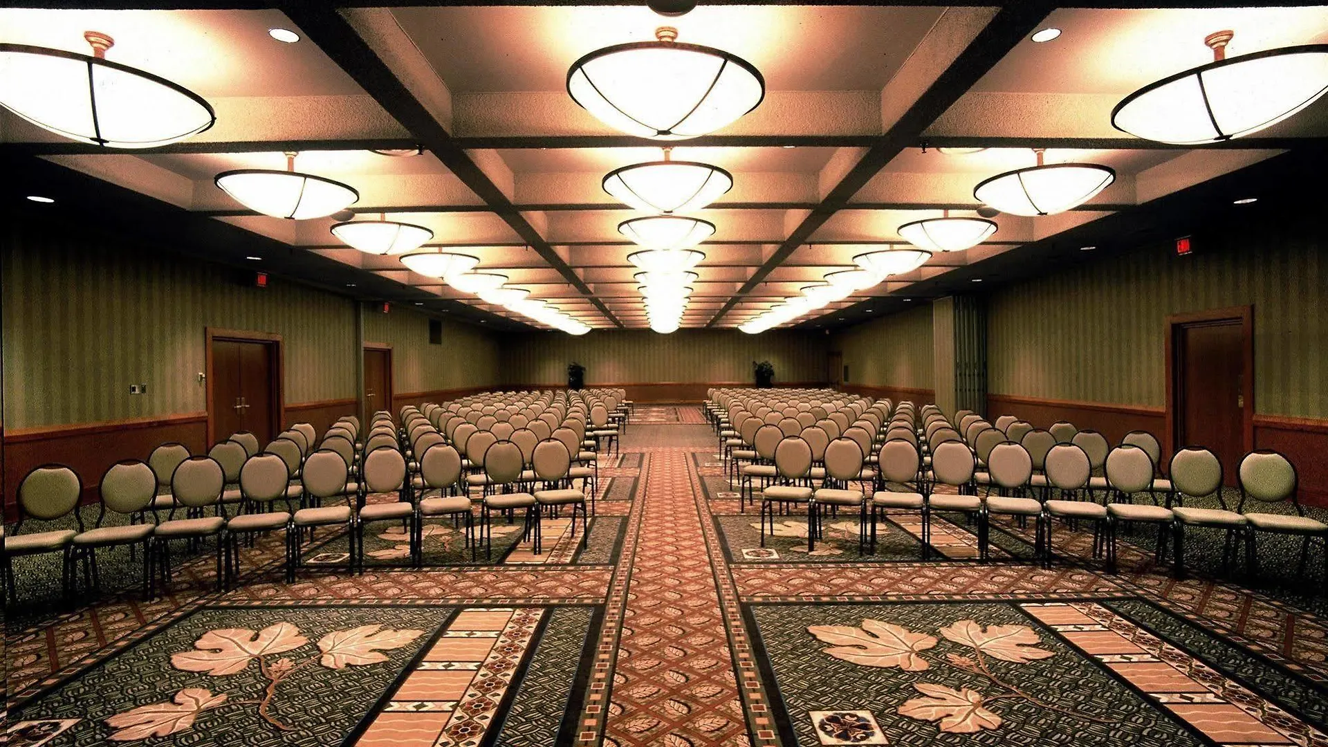 Coast Edmonton Plaza Hotel By Apa