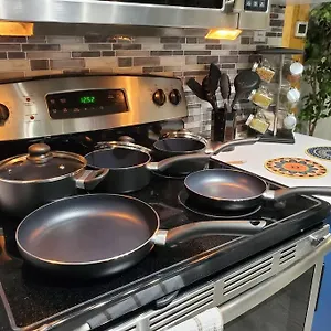 Private & Comfortable Full House Near Royal Alexandra Hospital Stadium Downtown & Mall Access Apartment