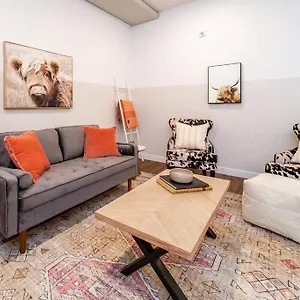 Modern Country Retreat, 5 Min To Dt & Rogers Place, Secure Ug Parking, Long Stays, Fast Wifi Apartment