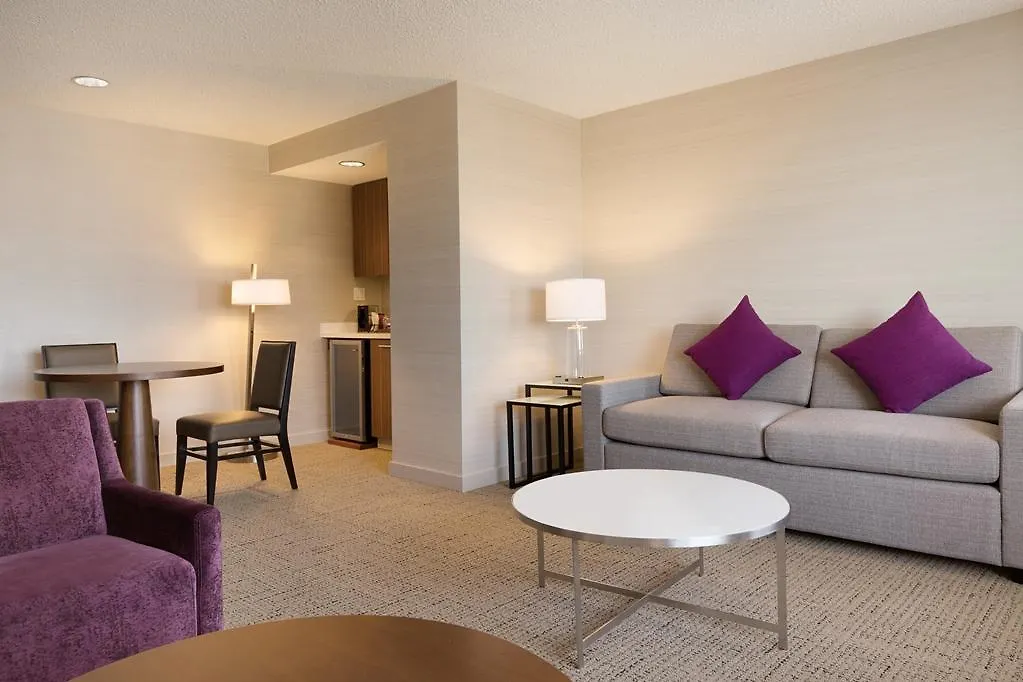Coast Edmonton Plaza Hotel by APA