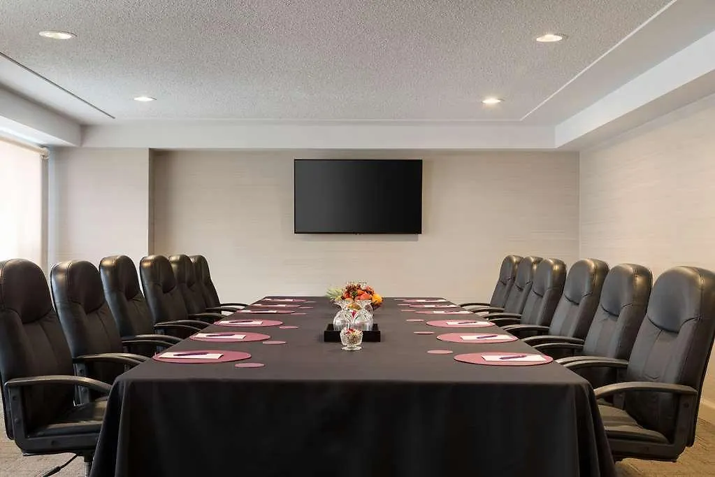 ****  Coast Edmonton Plaza Hotel by APA Canadá