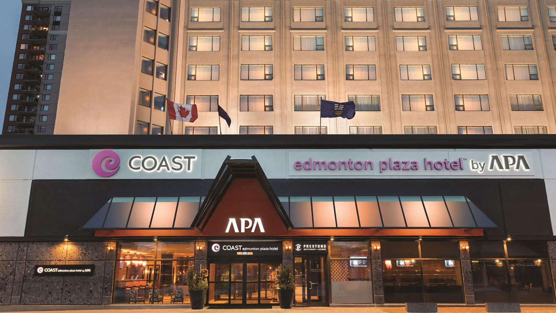 Coast Edmonton Plaza Hotel by APA