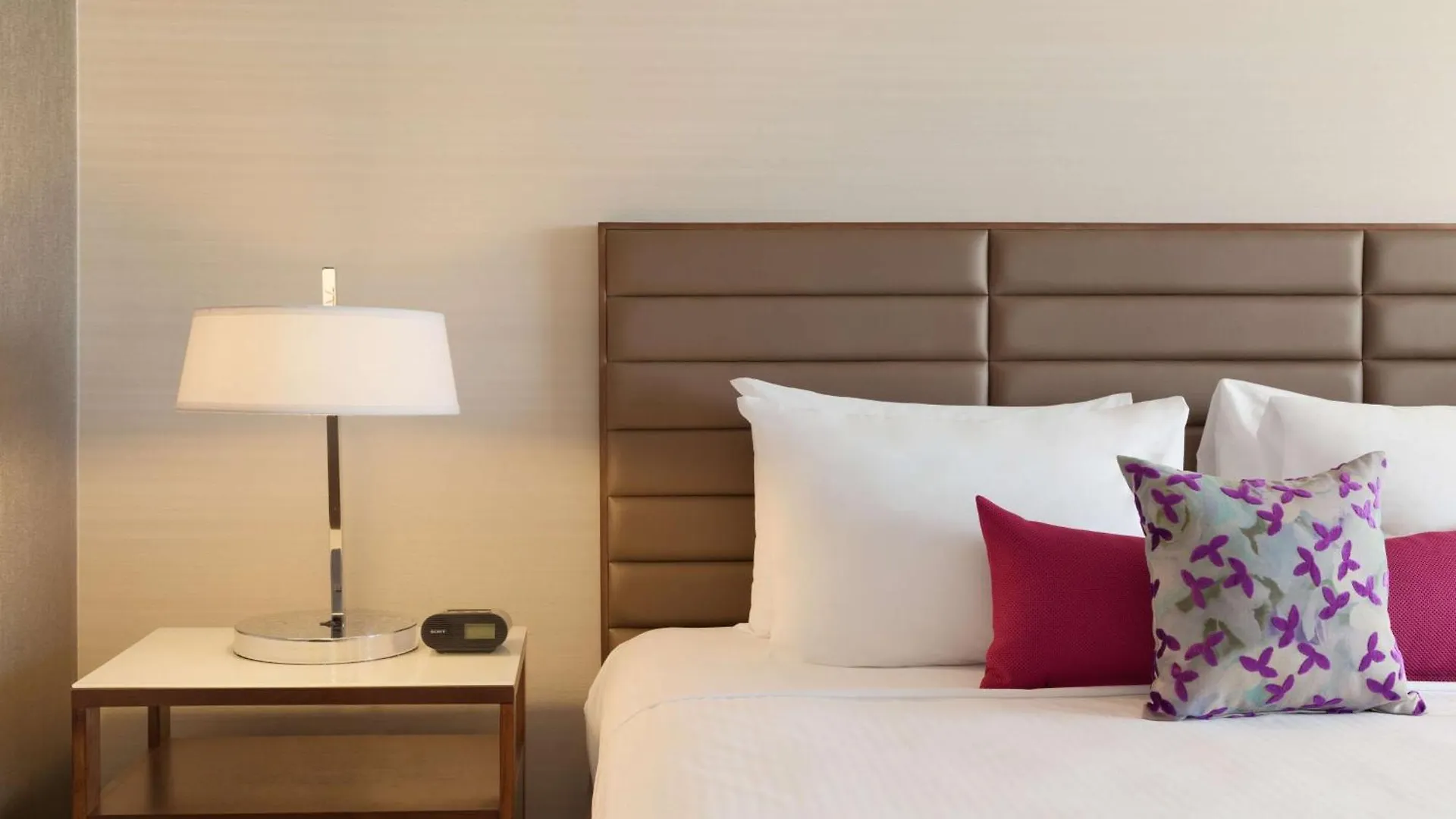 Coast Edmonton Plaza Hotel by APA
