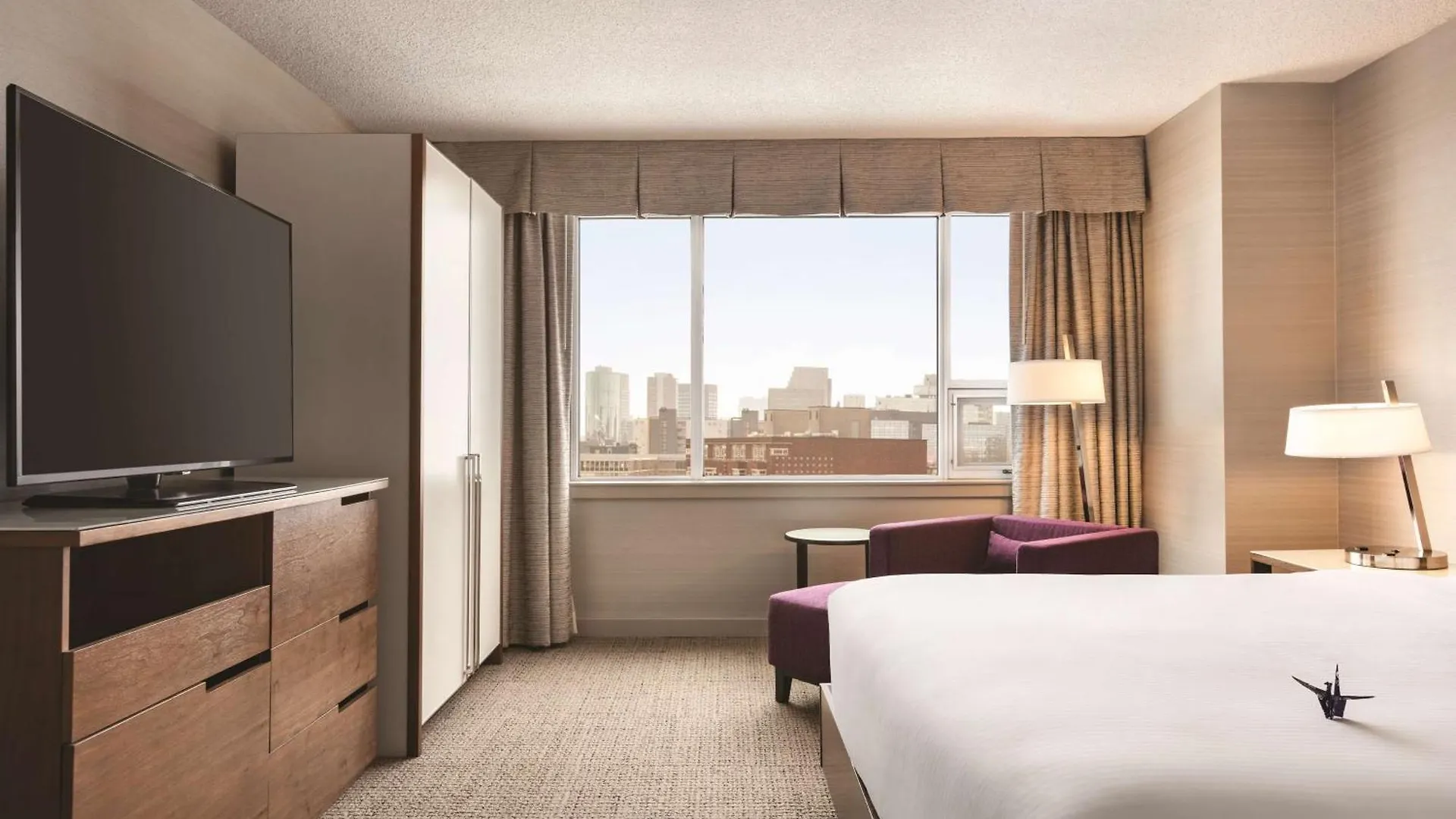 ****  Coast Edmonton Plaza Hotel by APA Canadá