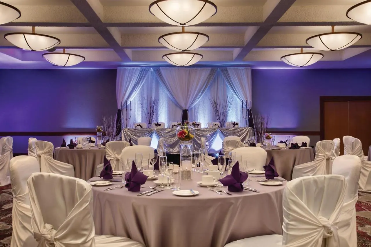 Coast Edmonton Plaza Hotel by APA