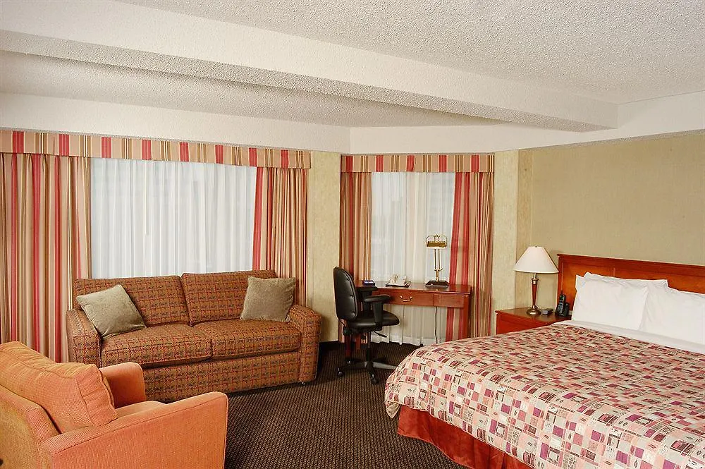 Coast Edmonton Plaza Hotel by APA