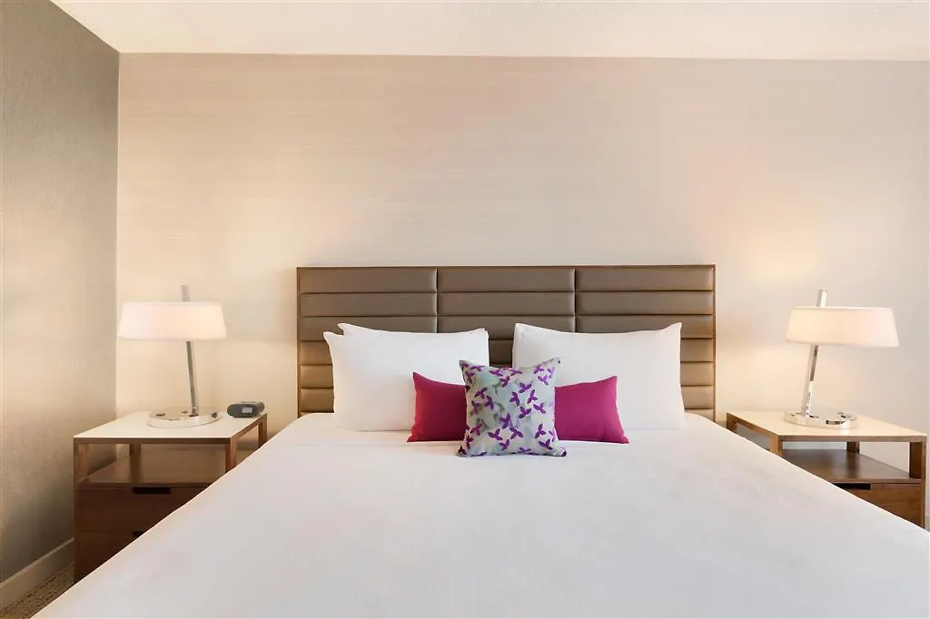 Coast Edmonton Plaza Hotel By Apa
